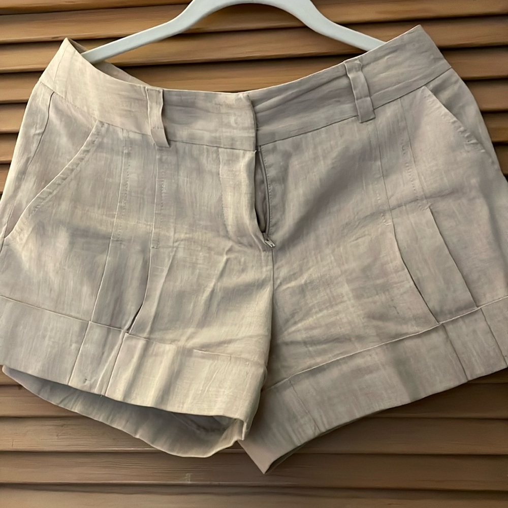 Ladies linen shorts
